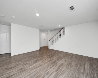 1325 Grass Bend Drive - Photo Thumbnail 13