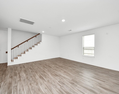 1325 Grass Bend Drive - Photo Thumbnail 14