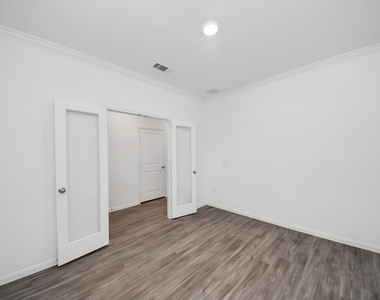 1325 Grass Bend Drive - Photo Thumbnail 9