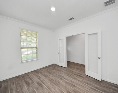1325 Grass Bend Drive - Photo Thumbnail 8