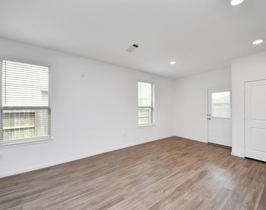 1325 Grass Bend Drive - Photo Thumbnail 15