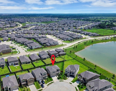 1325 Grass Bend Drive - Photo Thumbnail 6