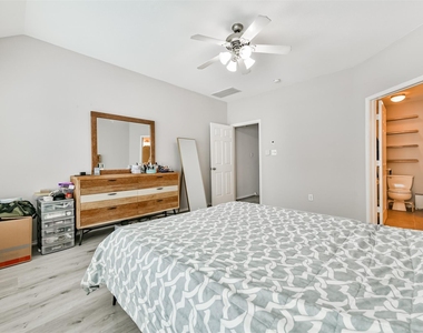 1715 Stuart Street - Photo Thumbnail 18