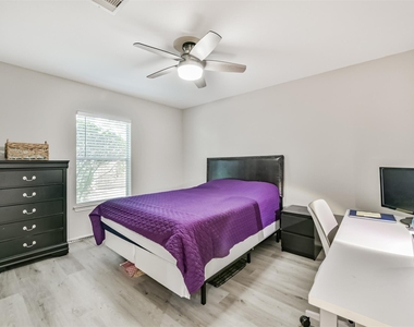 1715 Stuart Street - Photo Thumbnail 3