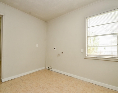 217 Owens Street - Photo Thumbnail 9