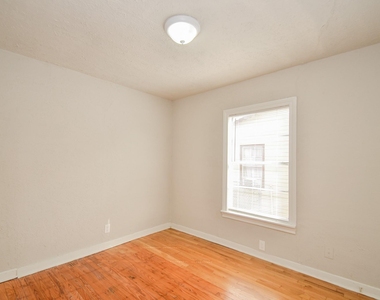 217 Owens Street - Photo Thumbnail 7