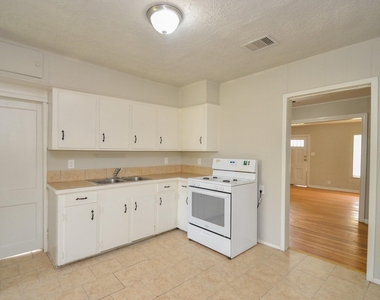 217 Owens Street - Photo Thumbnail 11