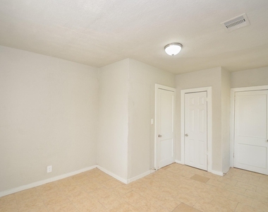 217 Owens Street - Photo Thumbnail 13