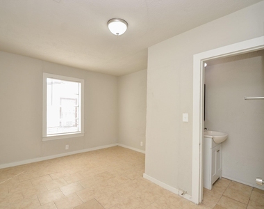 217 Owens Street - Photo Thumbnail 12