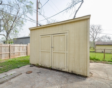 217 Owens Street - Photo Thumbnail 18