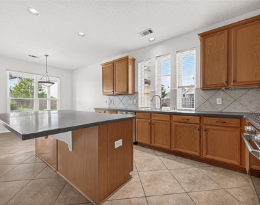 1415 Kennewick Court - Photo Thumbnail 15