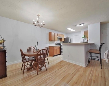 16923 Lockford Lane - Photo Thumbnail 4
