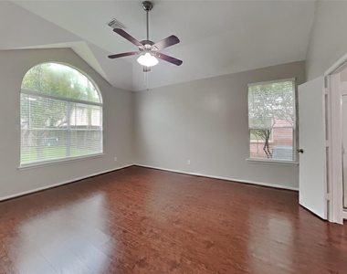 619 Bending Bough Drive - Photo Thumbnail 7