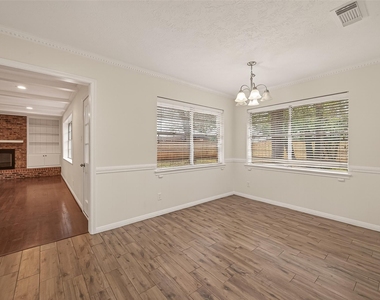 422 Willow Vista Drive - Photo Thumbnail 13