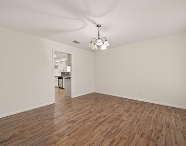 422 Willow Vista Drive - Photo Thumbnail 6