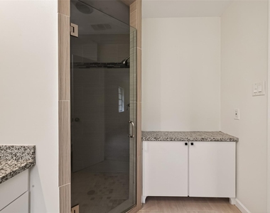 422 Willow Vista Drive - Photo Thumbnail 42
