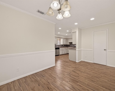 422 Willow Vista Drive - Photo Thumbnail 14