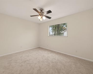 422 Willow Vista Drive - Photo Thumbnail 28