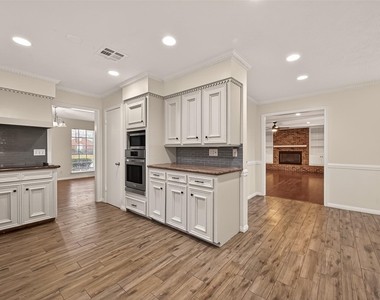422 Willow Vista Drive - Photo Thumbnail 16