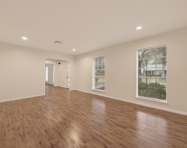 422 Willow Vista Drive - Photo Thumbnail 5