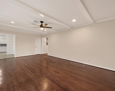 422 Willow Vista Drive - Photo Thumbnail 12
