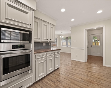 422 Willow Vista Drive - Photo Thumbnail 19