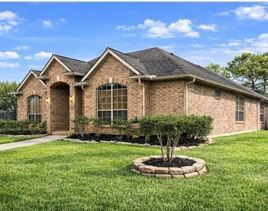 16807 Laguna Springs Drive - Photo Thumbnail 3