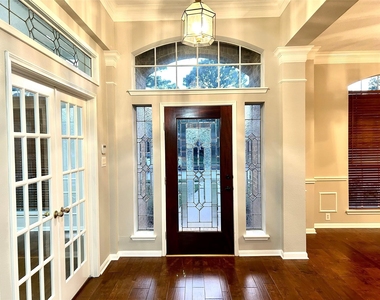 16807 Laguna Springs Drive - Photo Thumbnail 5