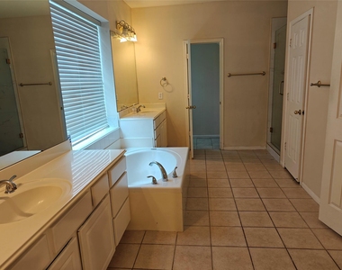 15319 Truslow Point Lane - Photo Thumbnail 18