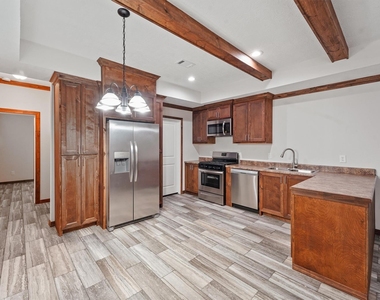20798 Stevens Street - Photo Thumbnail 1
