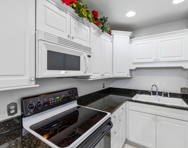 2601 Bellefontaine Street - Photo Thumbnail 14