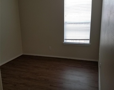 25814 Orchard Knoll Lane - Photo Thumbnail 3
