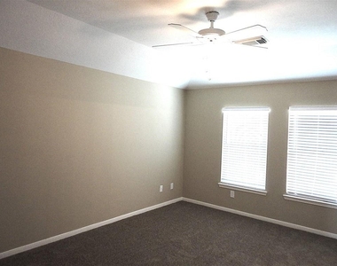 19214 Sagebrush Valley Lane - Photo Thumbnail 8