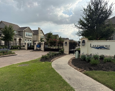 18225 Crystal Knoll Drive - Photo Thumbnail 7