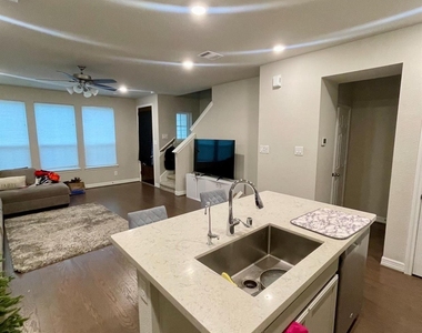 18225 Crystal Knoll Drive - Photo Thumbnail 4