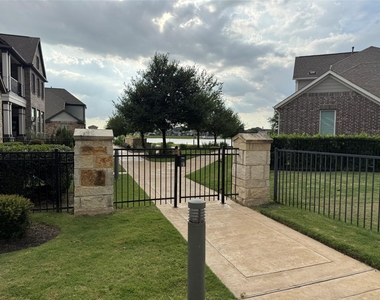 18225 Crystal Knoll Drive - Photo Thumbnail 8