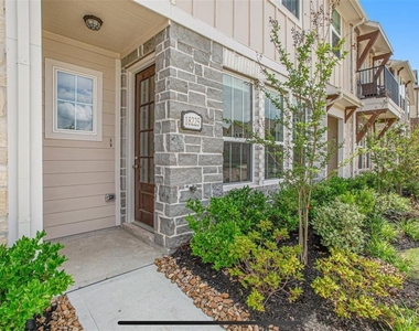 18225 Crystal Knoll Drive - Photo Thumbnail 1