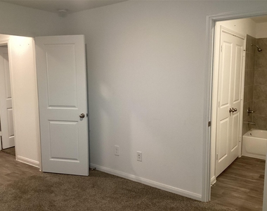16528 Jasmine Marie Place - Photo Thumbnail 14