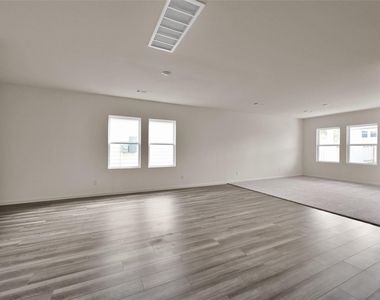 587 Firemoon Street - Photo Thumbnail 7