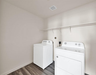 587 Firemoon Street - Photo Thumbnail 13