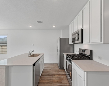 40818 Hawthorne Glades Street - Photo Thumbnail 10