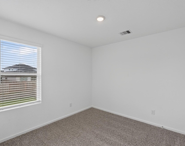 40818 Hawthorne Glades Street - Photo Thumbnail 31