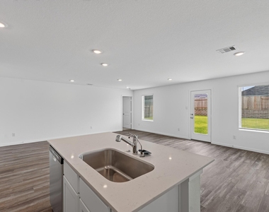 40818 Hawthorne Glades Street - Photo Thumbnail 9