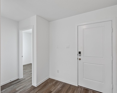40818 Hawthorne Glades Street - Photo Thumbnail 24