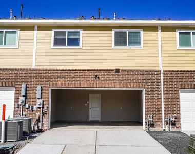 15810 Perthshire Creek Dr - Photo Thumbnail 28