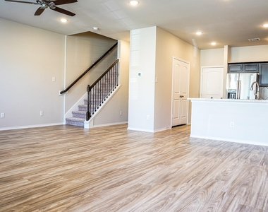 15810 Perthshire Creek Dr - Photo Thumbnail 4