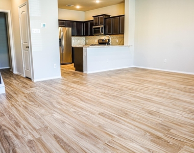 15810 Perthshire Creek Dr - Photo Thumbnail 8