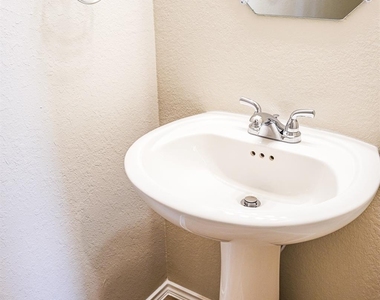 15810 Perthshire Creek Dr - Photo Thumbnail 9