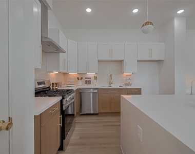 776 Mansfield St - Photo Thumbnail 14