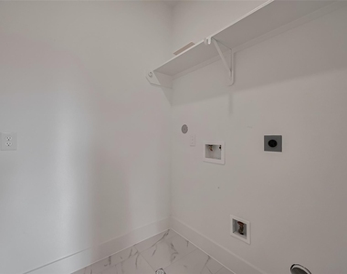776 Mansfield St - Photo Thumbnail 24